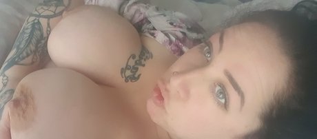 cream my holes スター 裸 写真