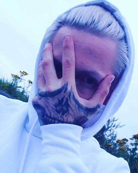 Fxck abbxtt 独占モデル 写真