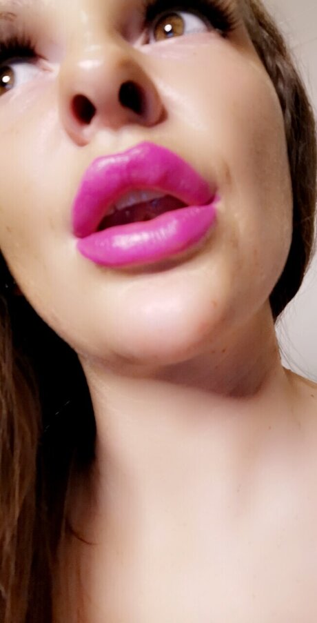 Megan M6 XXXモデル 写真
