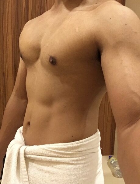 Adam8t8 セックス女優 写真