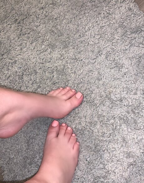 Perfectly Petite Feet ヌード女優 写真