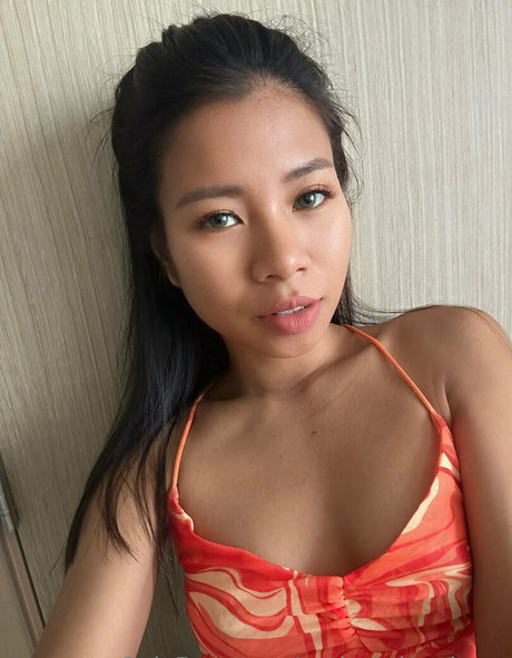 petiteasianchaya トップモデル 画像