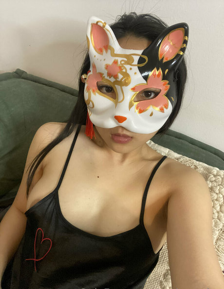 petitemulan ポルノ女優 写真