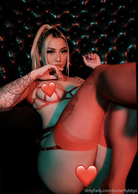 butterflybbyx スター 裸 写真