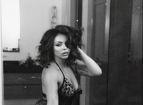 Jesy Nelson 美しいスター 写真