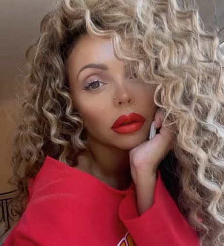 Jesy Nelson スター ヌード 画像