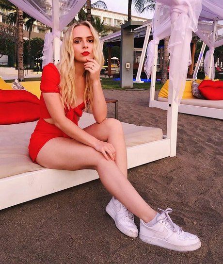 Madilyn Bailey 完璧なポルノスター 写真