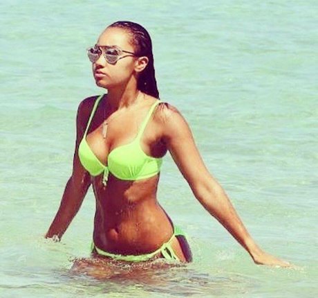 Leigh Anne Pinnock profile image