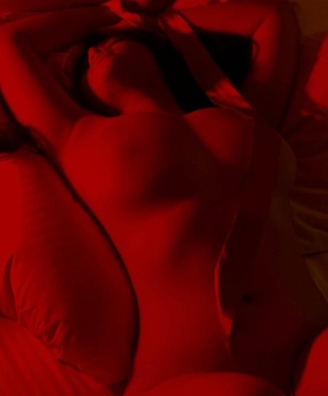 Alua Powpai ホット女優 写真