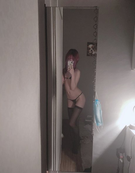 Tako wei ヌードモデル 写真