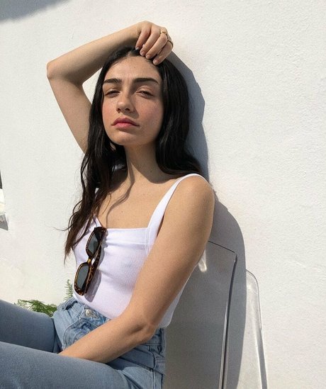 Hazar Erguclu セクシー女優 写真