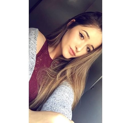 Lily Wichern かわいいスター 写真