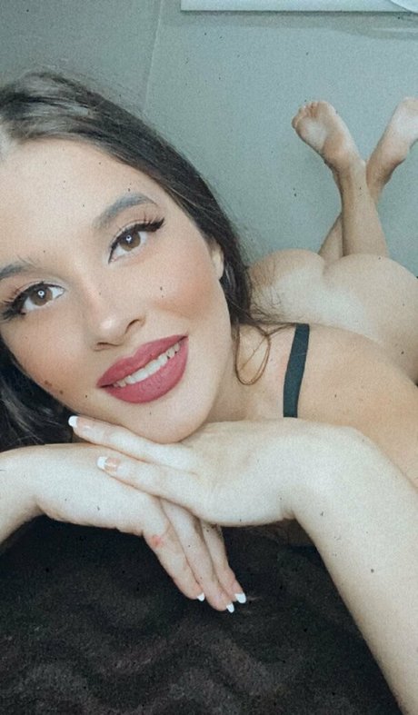 自然な赤毛のオンリーファンズ 美しいヌード 写真