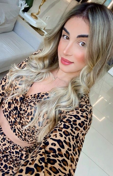 Elloah Guedes ヌードモデル 写真