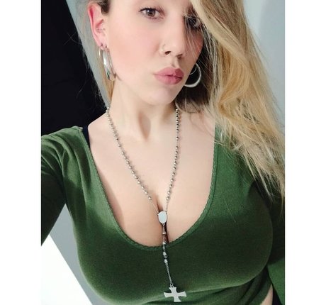 Lucila Villar 高品質のスター ギャラリー