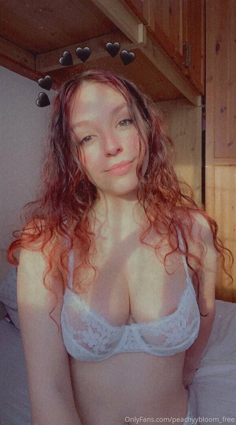 peachyybloom free 独占女優 写真