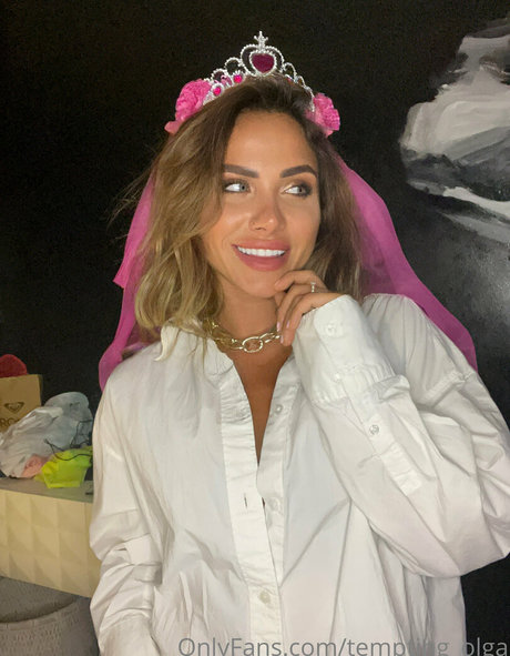 olga le belier ポルノスター 高品質 写真