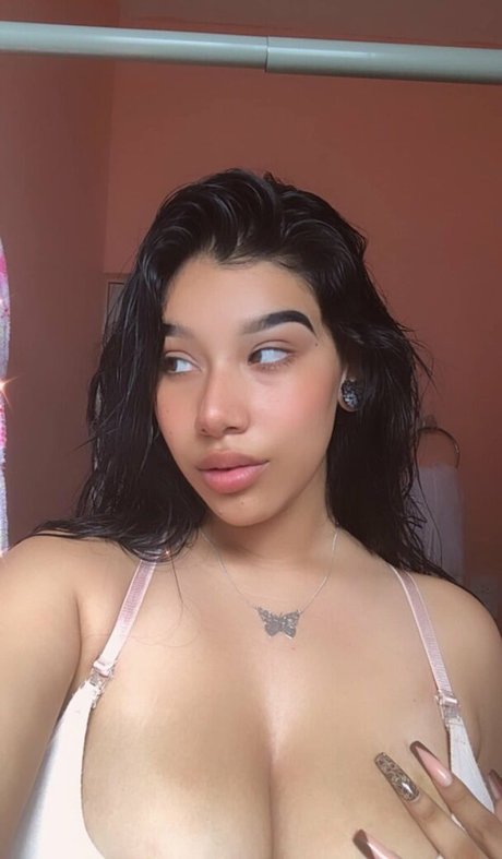 Fernanda V セクシーなポルノスター 画像