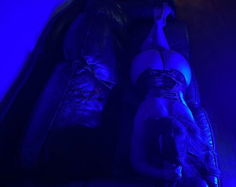 Rowena Skylarke ポルノスター ヌード 画像