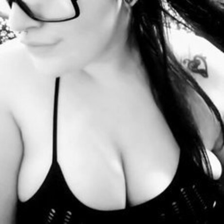 GeekyGoddessBri ホットスター 写真
