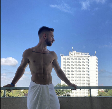 MrFitt アダルトスター 写真