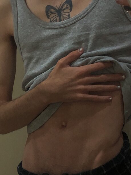 ティーン足コキOnlyFans 裸 ギャラリー