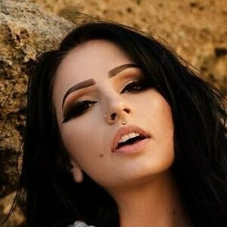 Angela Mazzanti 裸のスター 写真