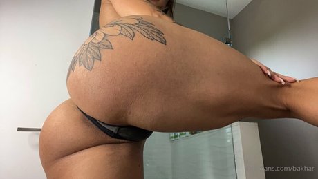 Bakhar Nabieva ヌードのポルノスター 写真