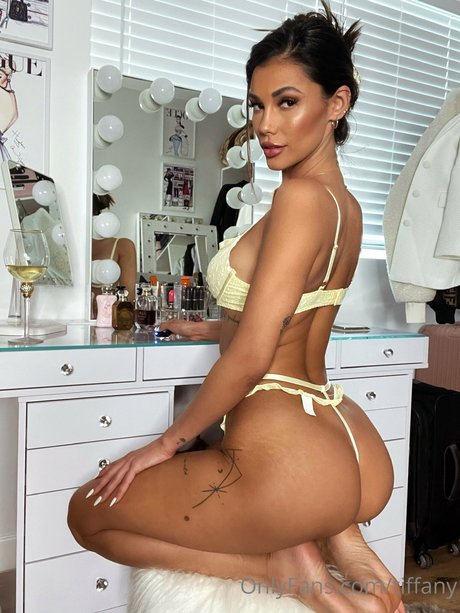 Tiffany Keller ポルノスター アダルト 画像