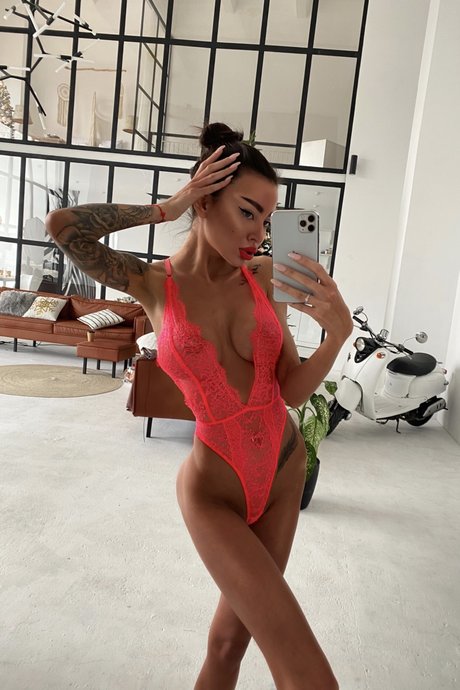 Alena Omovych ホットモデル ギャラリー