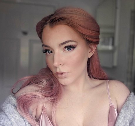 freekittycontent セクシーなポルノスター 写真