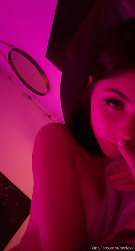 Perfexia ポルノスター セクシー 画像