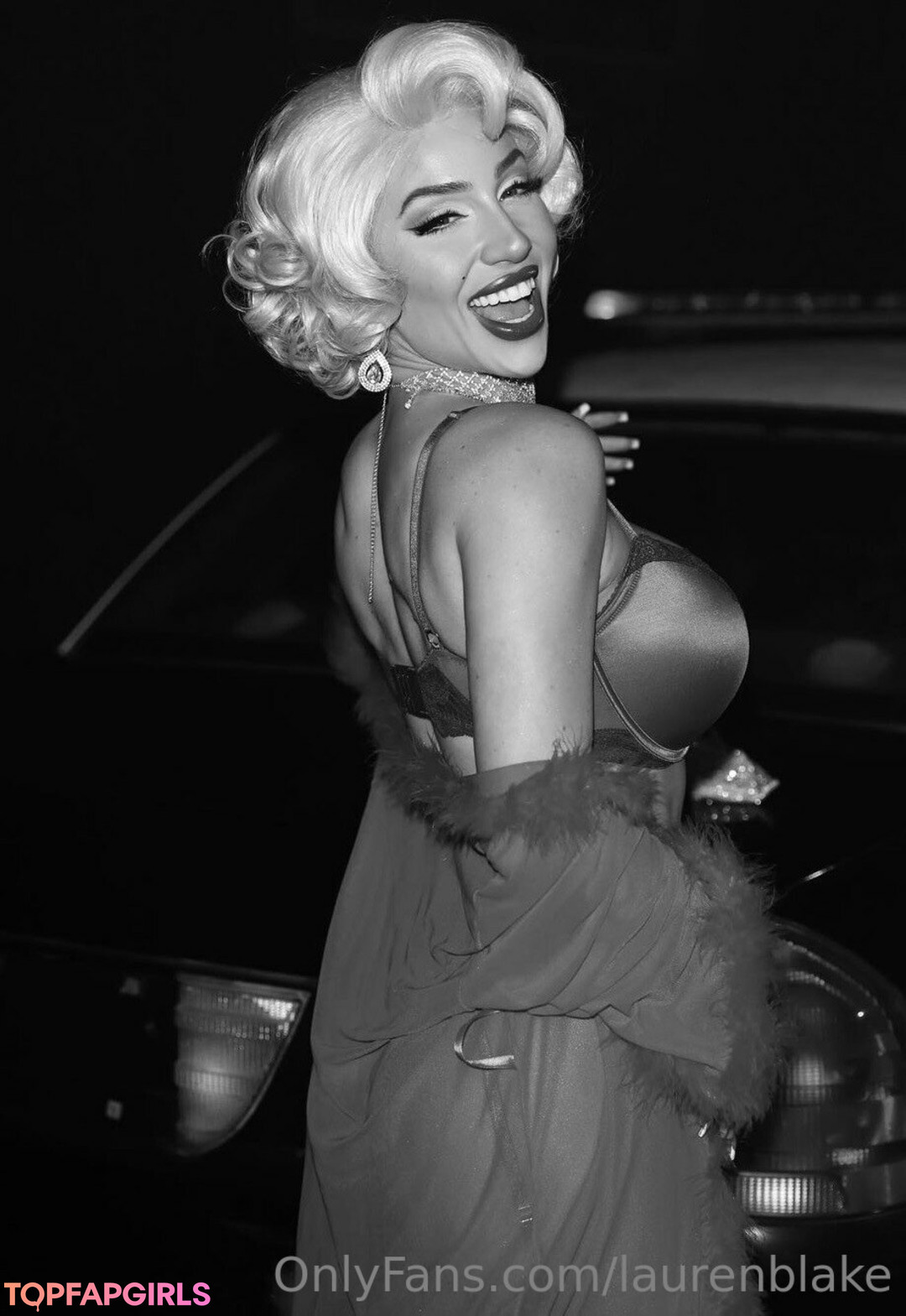 Lauren Blake 完璧なスター アーカイブ