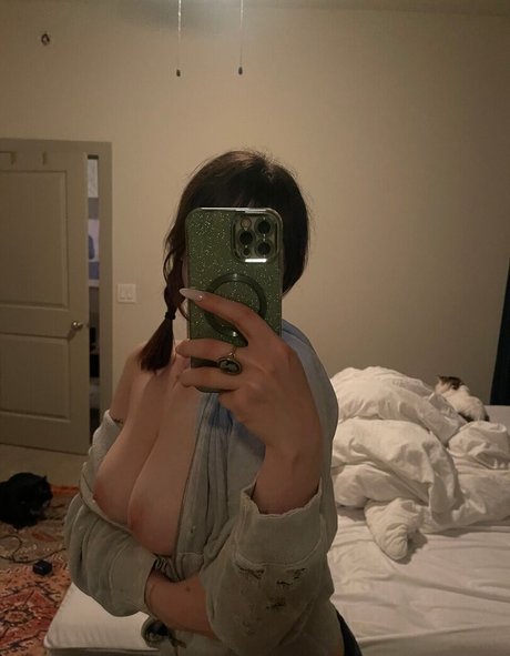 アジアンシャワー OnlyFans セクシーヌード 画像