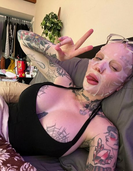 オルタナティブガールズオンリーファンズ ホットxxx 写真