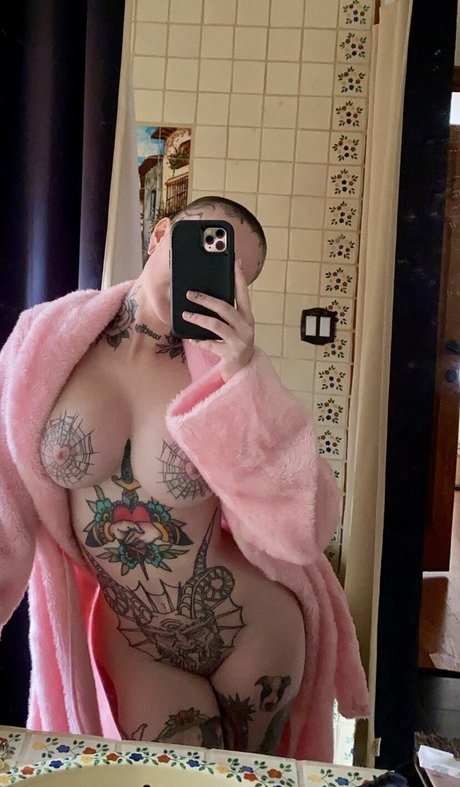Embodoe ポルノモデル 写真