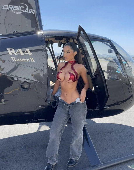 Janet Guzman ポルノモデル 画像