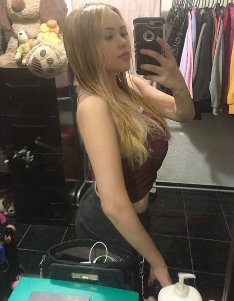 stephanie scarleth アート女優 写真