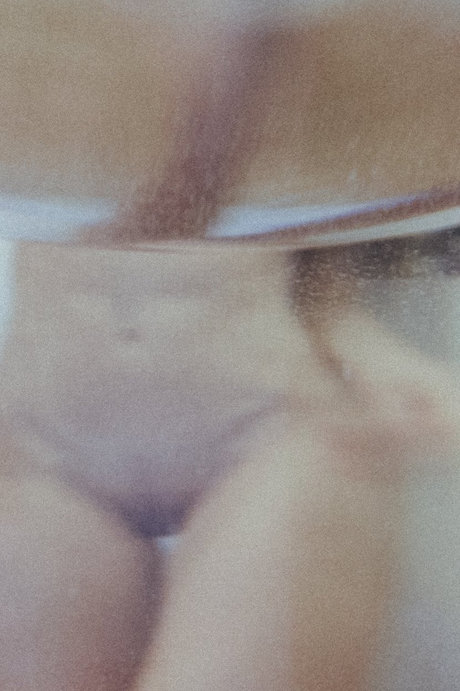 Adelina Lopez  裸のモデル 写真