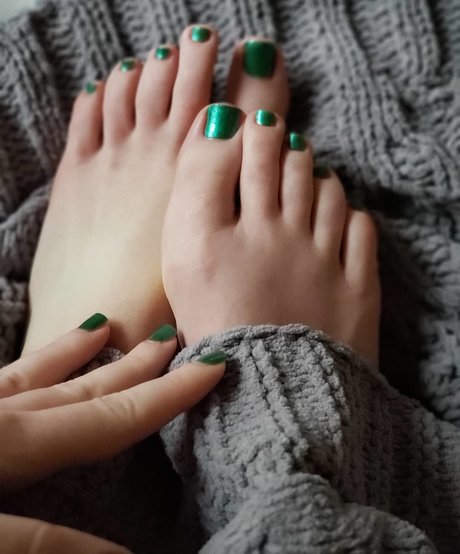 Tiny feet treat ヌードモデル アーカイブ