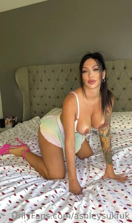 プッシータトゥーOnlyFans 無料ヌード 写真