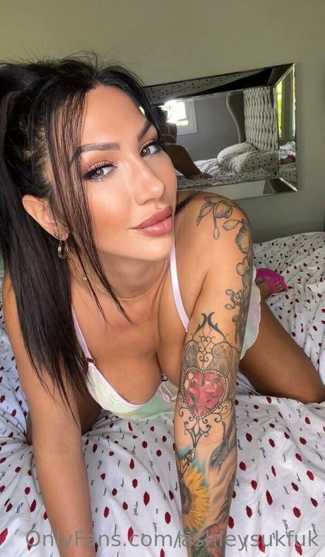 Ashley Suk Fuk 美しいモデル 画像