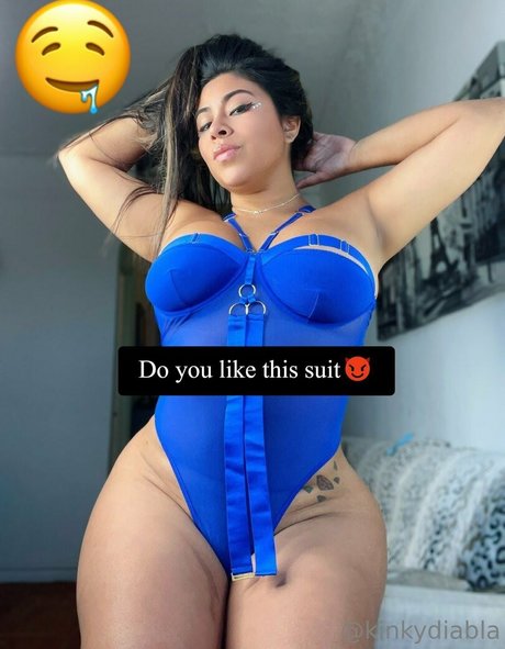 巨乳 顔射 OnlyFans アートヌード 写真