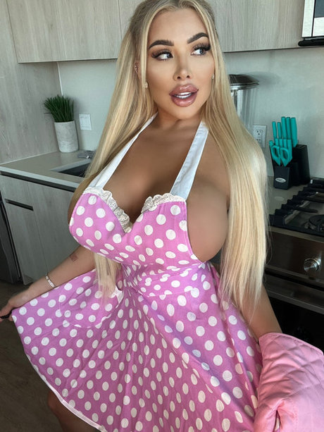 Ms Palomares 高品質モデル 写真