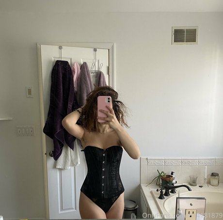 Gaiafaeye セクシーモデル 写真