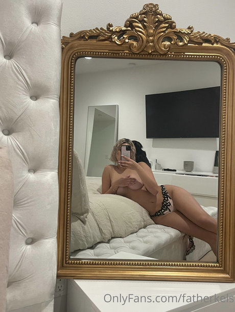 Kelsey Calemine ポルノスター 無料 写真