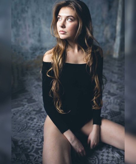Jasminjass 独占スター 写真
