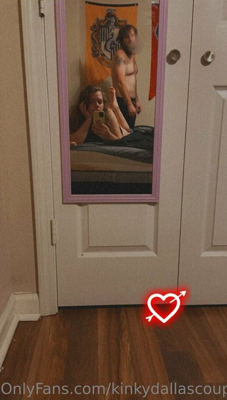 kinkydallascouple ヌードのポルノスター 写真