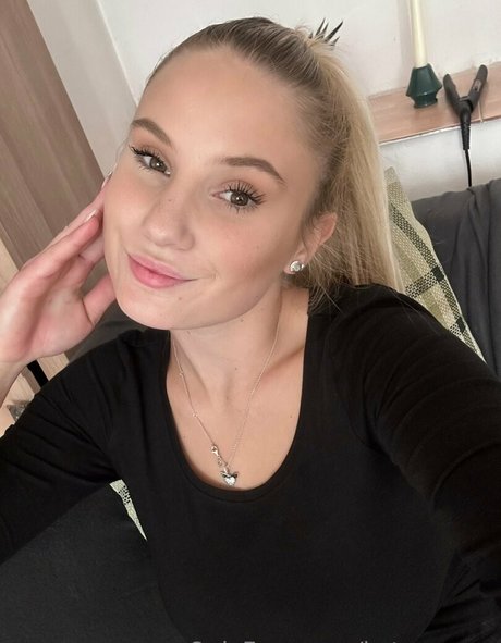 katemoonn 裸のポルノスター 画像