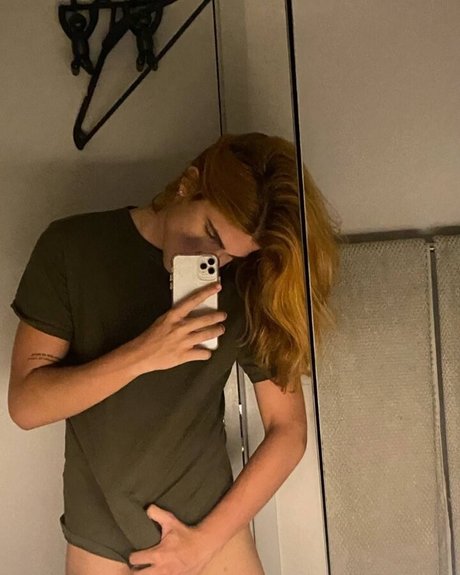 Joaoheenry アダルトスター 写真